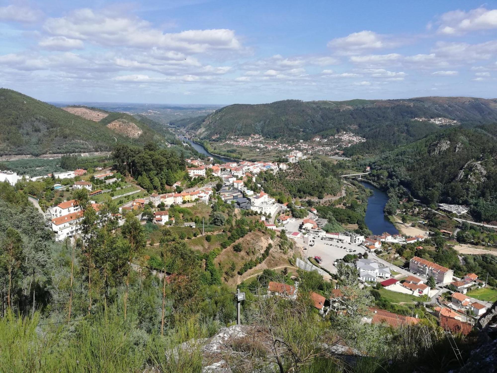 Mondalva Guesthouse Sao Pedro de Alva Bagian luar foto